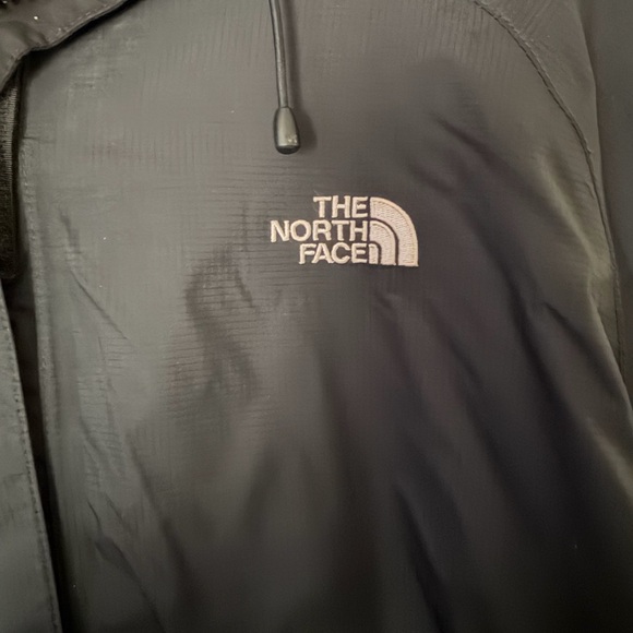 The North Face Women’s Black Raincoat - Picture 2 of 7